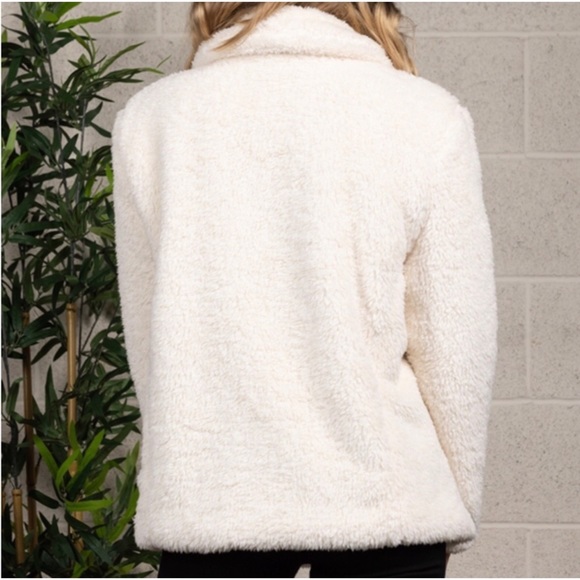 1 LEFT! Women’s Ultra Soft Furry Sherpa Button Peacoat Lined Women’s Fall Coat - Picture 3 of 3